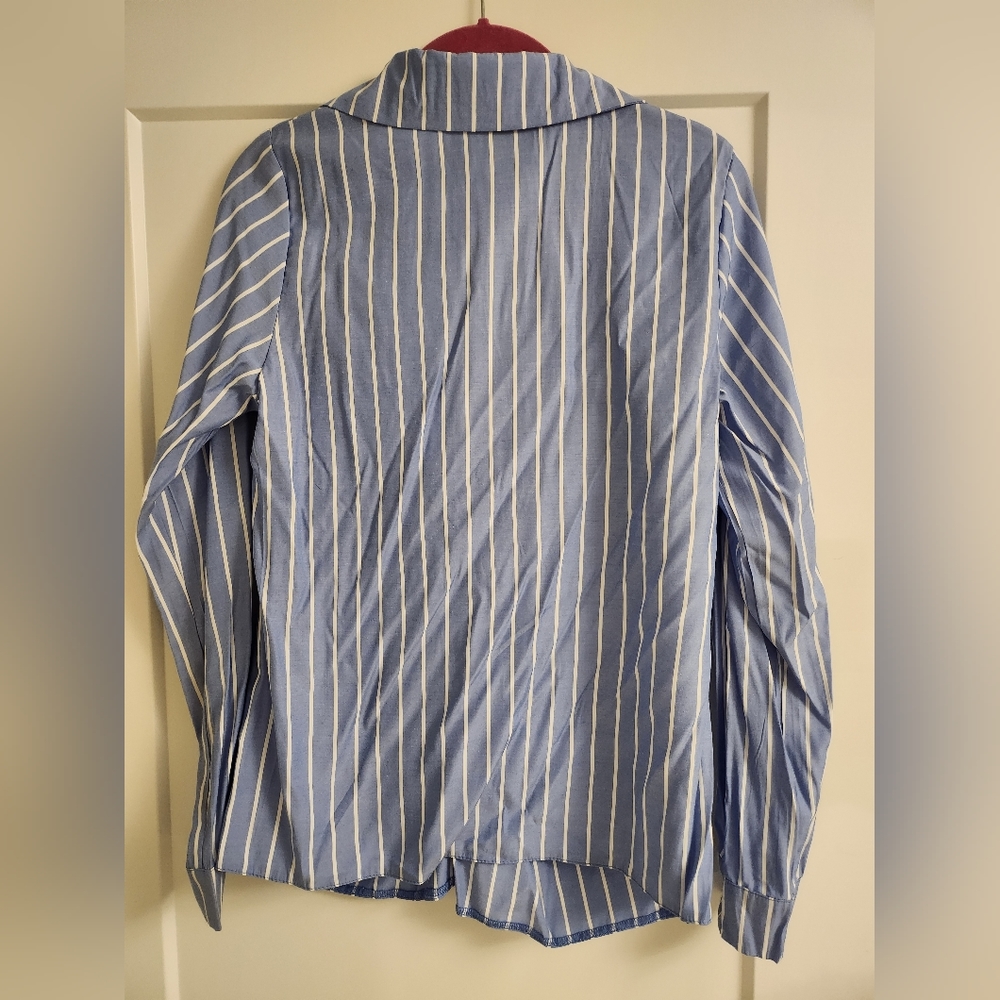 Blouse - Picture 2 of 3